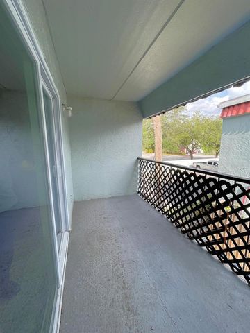 2835 SOMERSET PARK DRIVE 205, Tampa, FL 33613