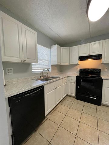 2835 SOMERSET PARK DRIVE 205, Tampa, FL 33613