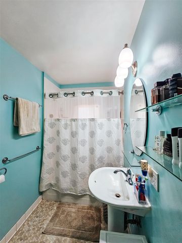 58 Salem Street, Hillsdale, MI 49242