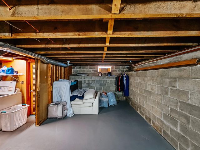 58 Salem Street, Hillsdale, MI 49242