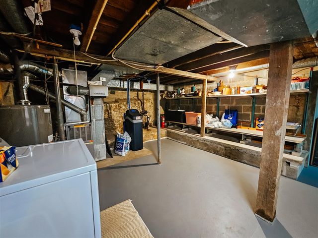 58 Salem Street, Hillsdale, MI 49242