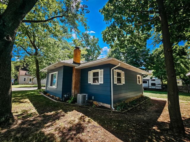 58 Salem Street, Hillsdale, MI 49242