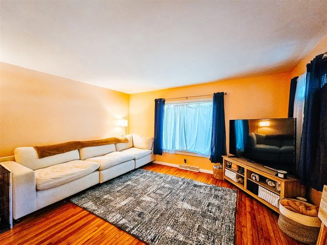 58 Salem Street, Hillsdale, MI 49242