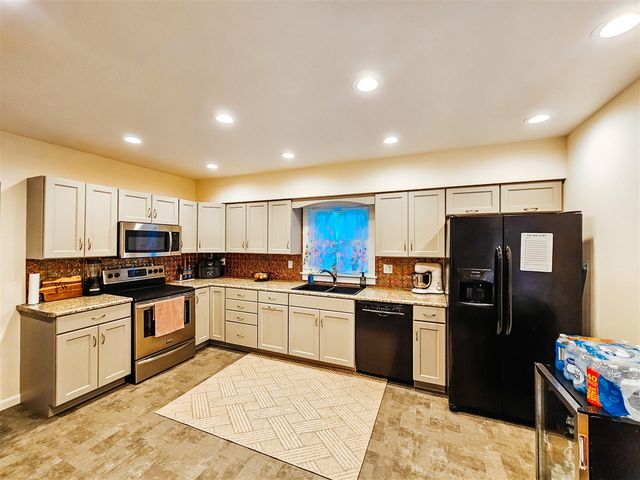 58 Salem Street, Hillsdale, MI 49242
