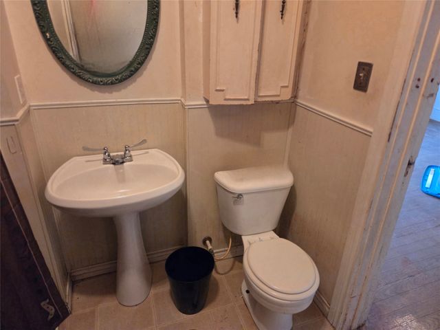 809 W Third Street, Clarksville, TX 75426