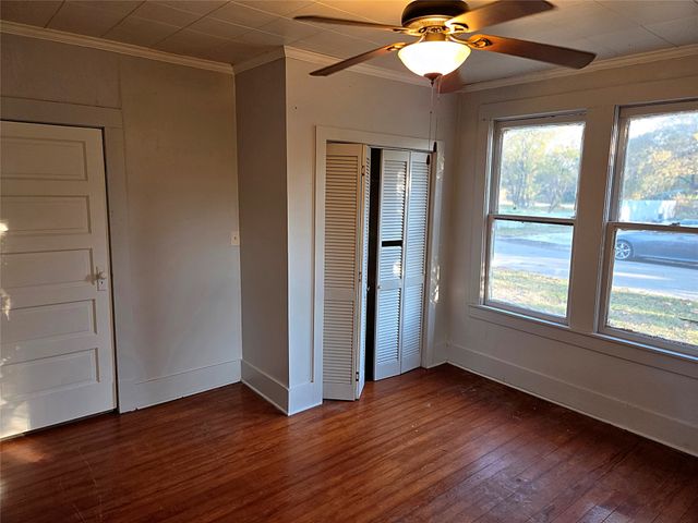 809 W Third Street, Clarksville, TX 75426