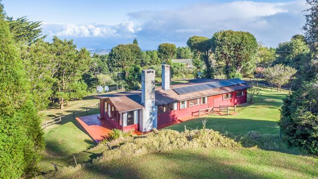 2640 Olinda Rd, Makawao, HI 96768
