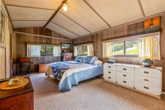 2640 Olinda Rd, Makawao, HI 96768