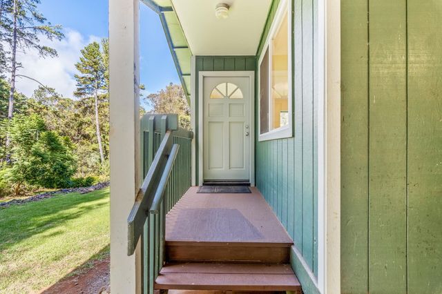 2640 Olinda Rd, Makawao, HI 96768