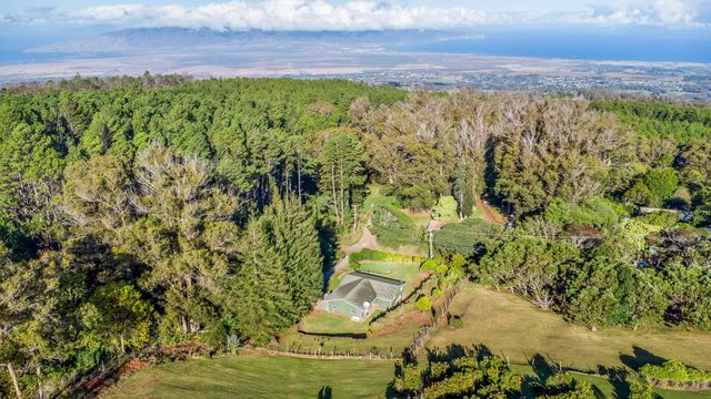 2640 Olinda Rd, Makawao, HI 96768