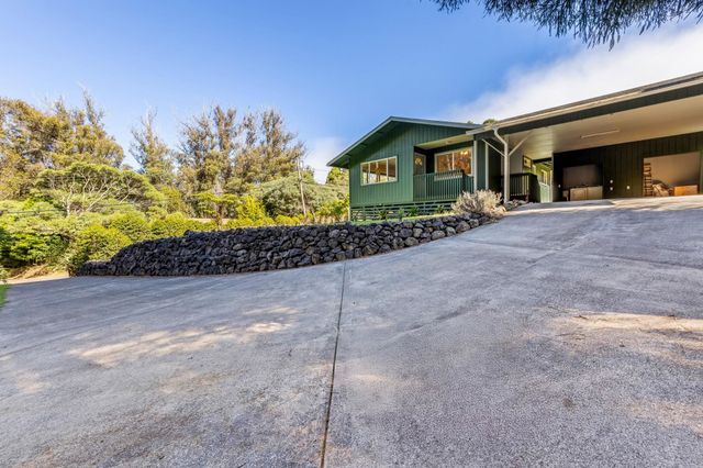2640 Olinda Rd, Makawao, HI 96768
