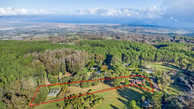 2640 Olinda Rd, Makawao, HI 96768