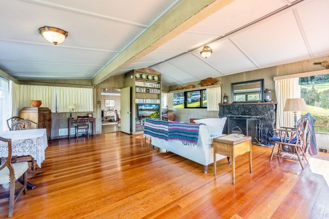 2640 Olinda Rd, Makawao, HI 96768