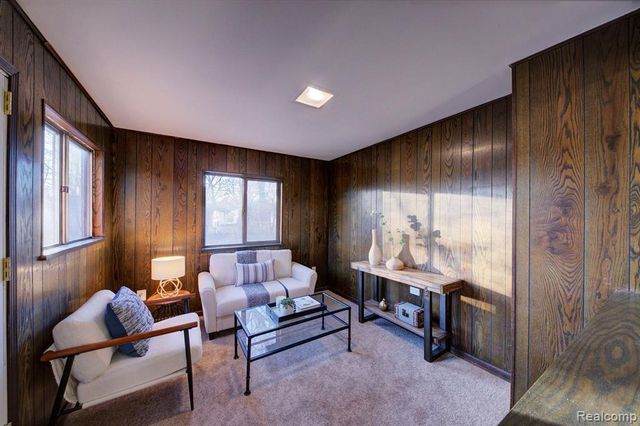 21661 Cloverlawn Street, Oak Park, MI 48237