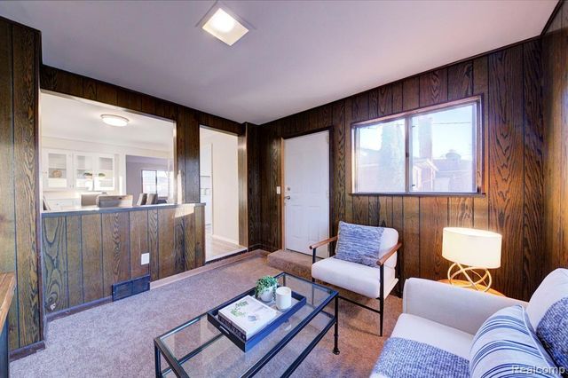 21661 Cloverlawn Street, Oak Park, MI 48237