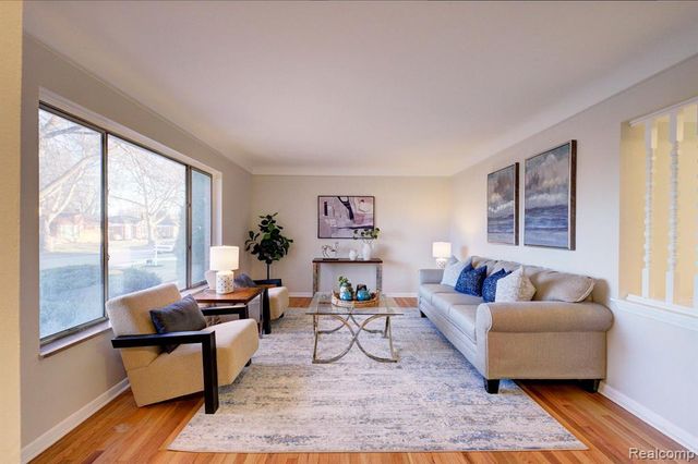 21661 Cloverlawn Street, Oak Park, MI 48237