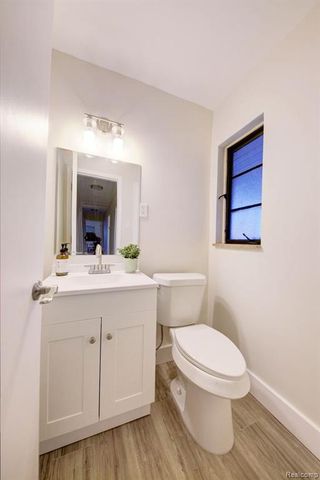 21661 Cloverlawn Street, Oak Park, MI 48237