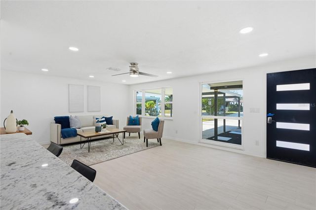 613 HIGHVIEW CIRCLE N, Brandon, FL 33510