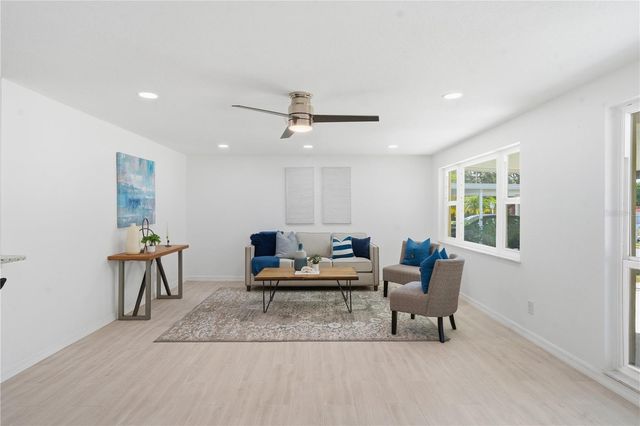 613 HIGHVIEW CIRCLE N, Brandon, FL 33510