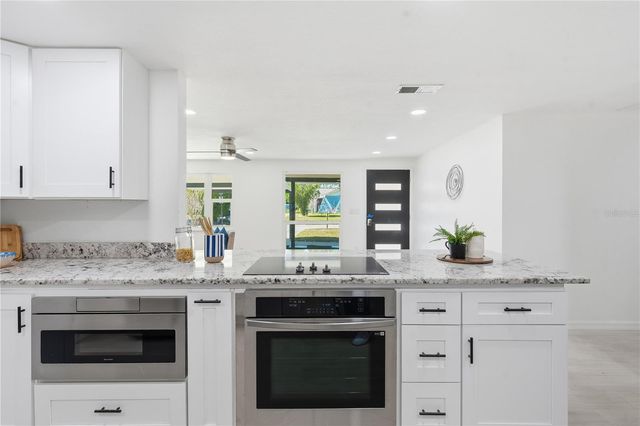 613 HIGHVIEW CIRCLE N, Brandon, FL 33510