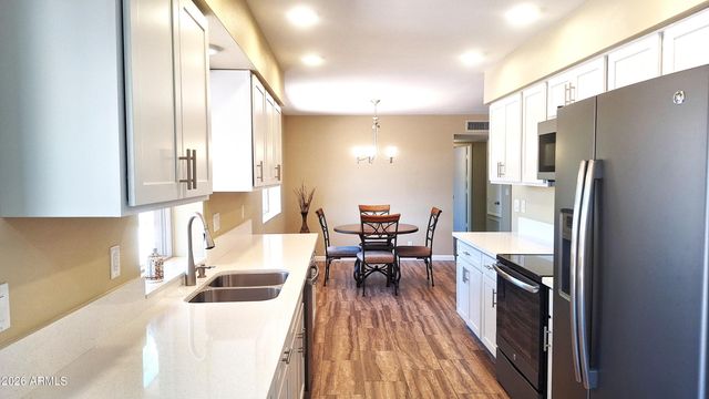 8258 E KILAREA Avenue, Mesa, AZ 85209
