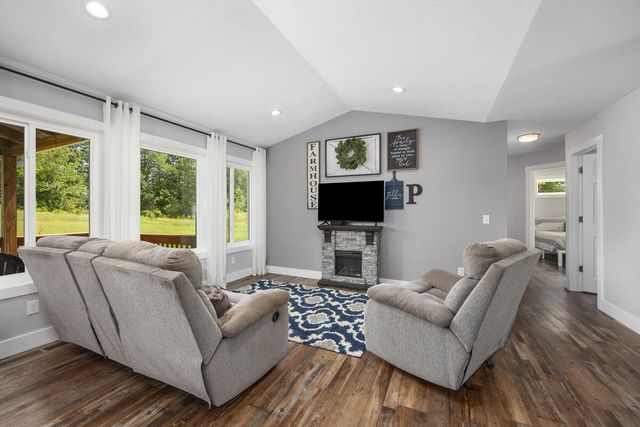 5242 N Point Drive, Pierson, MI 49339