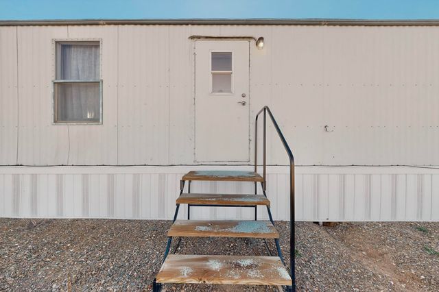 2 Connecticut Court, Moriarty, NM 87035