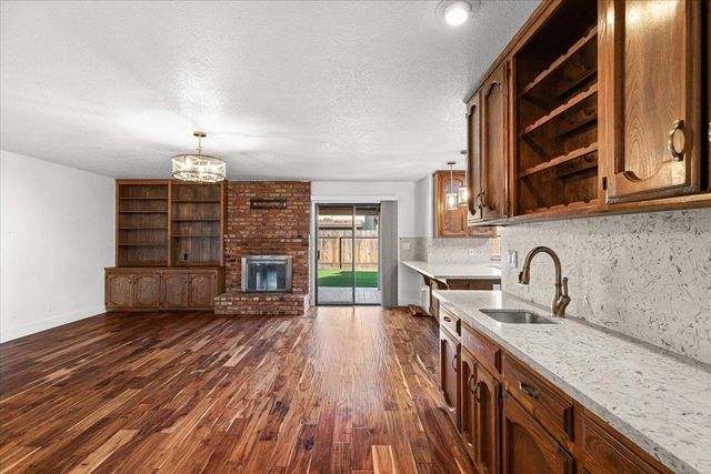 2117 Manitoba Ct, Modesto, CA 95356