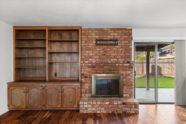 2117 Manitoba Ct, Modesto, CA 95356