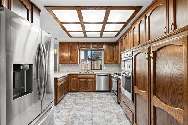 2117 Manitoba Ct, Modesto, CA 95356