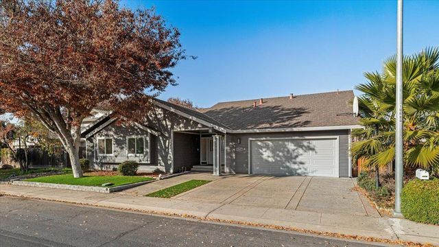 2117 Manitoba Ct, Modesto, CA 95356