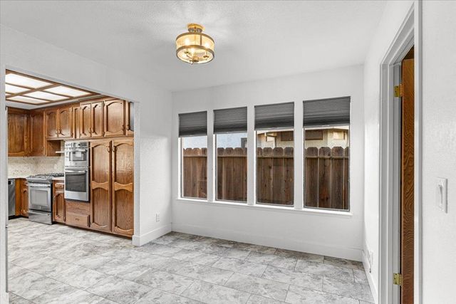 2117 Manitoba Ct, Modesto, CA 95356