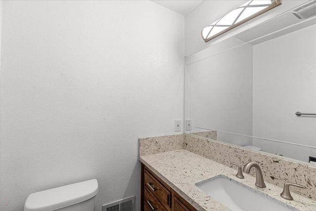 2117 Manitoba Ct, Modesto, CA 95356