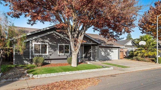 2117 Manitoba Ct, Modesto, CA 95356
