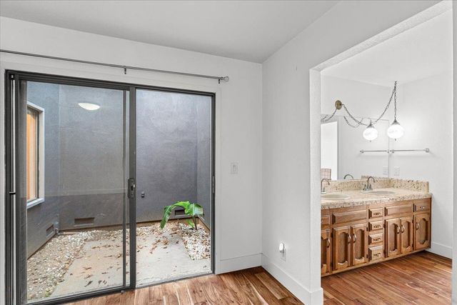 2117 Manitoba Ct, Modesto, CA 95356