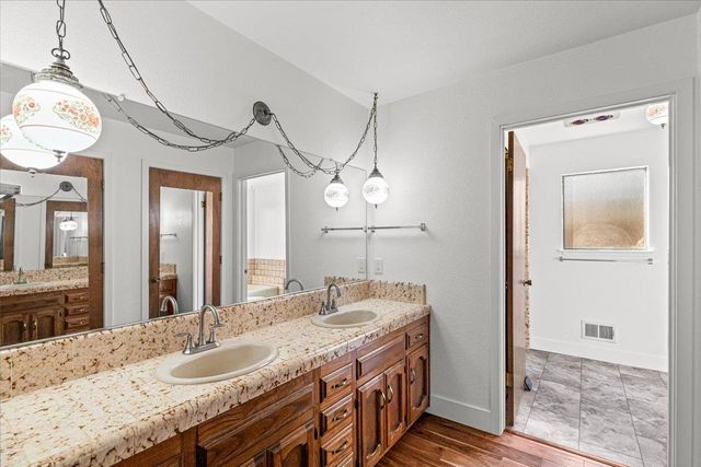 2117 Manitoba Ct, Modesto, CA 95356