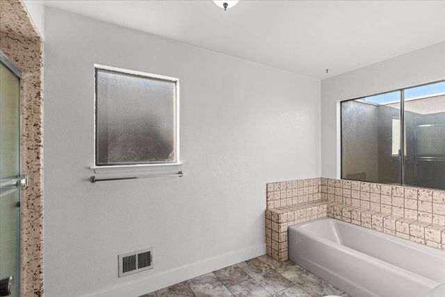 2117 Manitoba Ct, Modesto, CA 95356