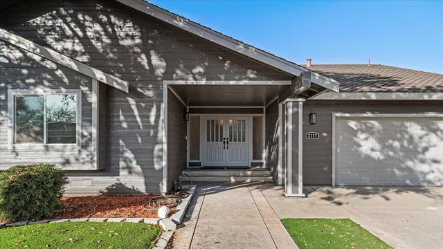 2117 Manitoba Ct, Modesto, CA 95356