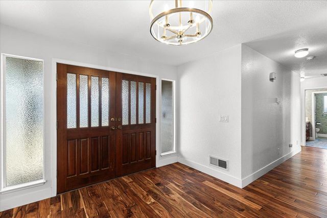 2117 Manitoba Ct, Modesto, CA 95356