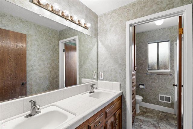 2117 Manitoba Ct, Modesto, CA 95356