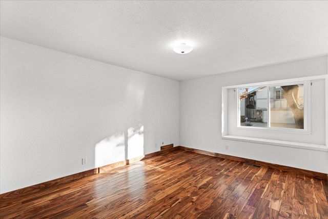 2117 Manitoba Ct, Modesto, CA 95356