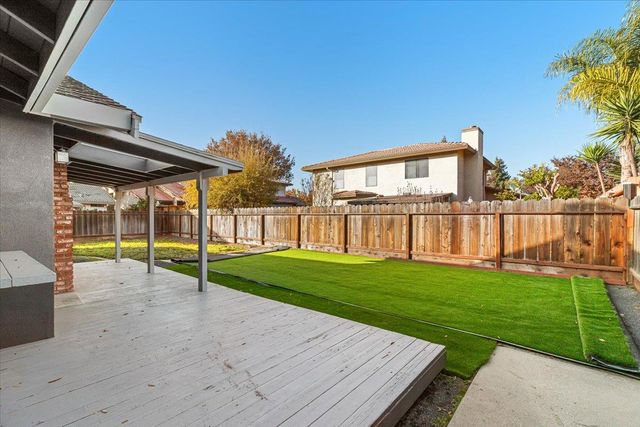 2117 Manitoba Ct, Modesto, CA 95356