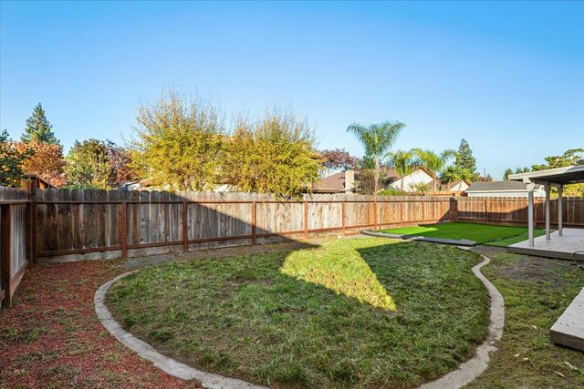 2117 Manitoba Ct, Modesto, CA 95356