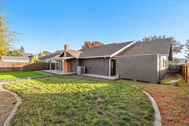 2117 Manitoba Ct, Modesto, CA 95356