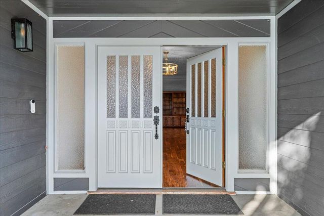 2117 Manitoba Ct, Modesto, CA 95356