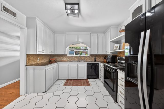 3200 Medina Avenue, Fort Worth, TX 76133