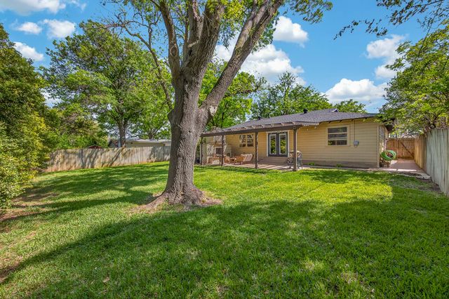 3200 Medina Avenue, Fort Worth, TX 76133