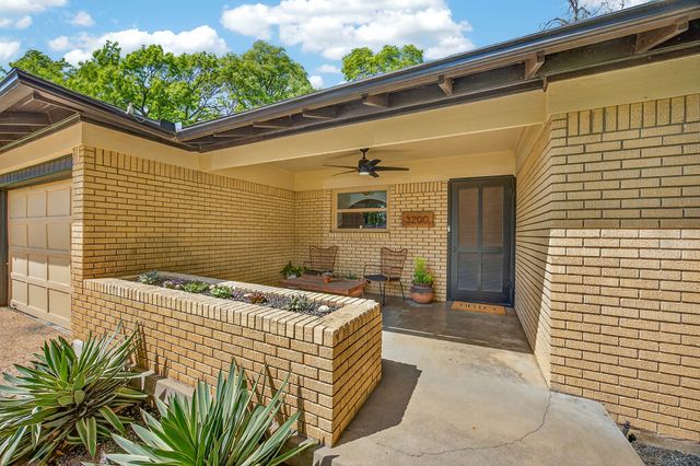 3200 Medina Avenue, Fort Worth, TX 76133