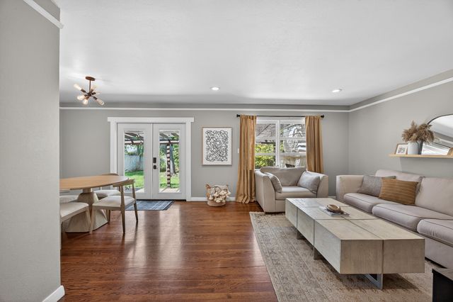 3200 Medina Avenue, Fort Worth, TX 76133