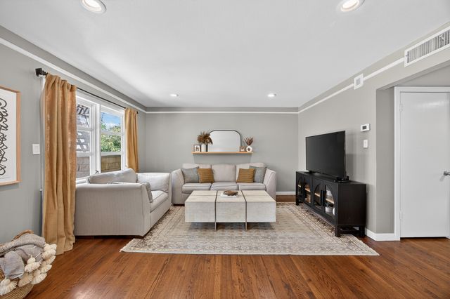 3200 Medina Avenue, Fort Worth, TX 76133